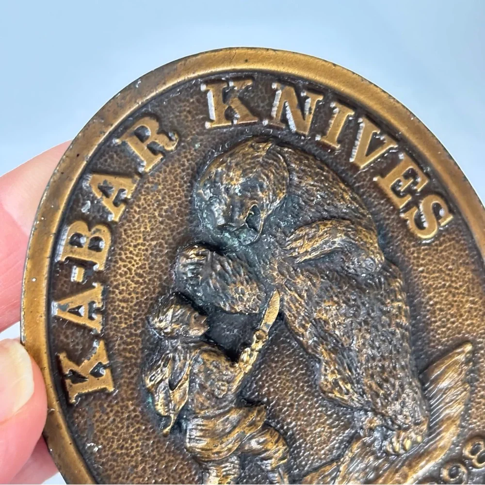 Vintage Ka-Bar Knives Bear Hunt Scene Belt Buckle Solid Brass - Picture 4 of 15
